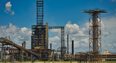 Brent petrol 90 dolar çevresinde tutunmaya çalışıyor