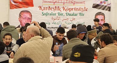 Büyükşehir, Tarsus'ta iftar sofraları kurdu