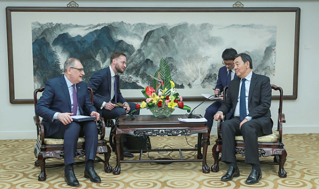 Çin’in Orta Doğu Özel Elçisi, Rusya’nın Beijing Büyükelçisi ile görüştü