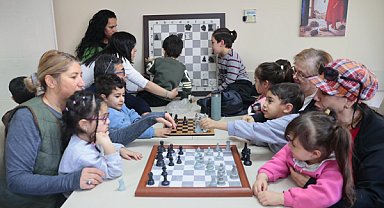 Çocuklar, İleri Yaş Sağlıklı Yaşam Merkezi’ni ziyaret etti