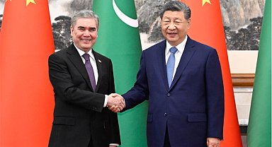 Cumhurbaşkanı Xi Türkmenistan'ın ulusal lideri Berdimuhamedov ile görüştü