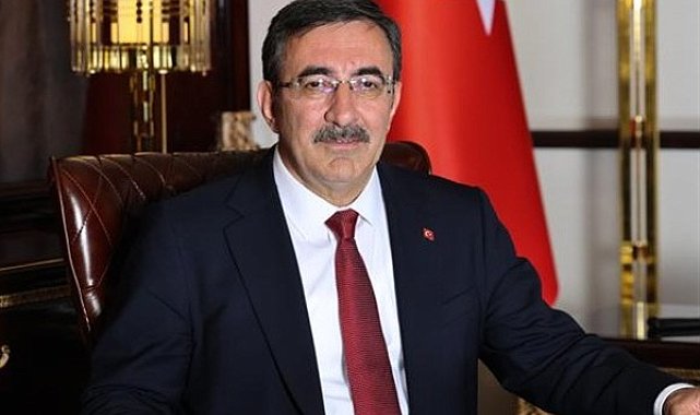 Cumhurbaşkanı Yardımcısı Yılmaz, Midyat Belediyesini ziyaret etti