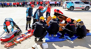 Diyarbakır Büyükşehir Belediyesi'nden öğrencilere yönelik afet tatbikatı 