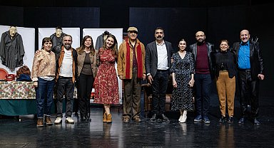 Diyarbakır’da Eşbaşkanlar, Kürtçe tiyatro oyunu Beru’yu izledi