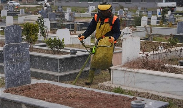 Düzce’de bayram öncesi mezarlık ve cami temizliği yapılıyor