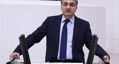 Ekmen: Türkiye, konuşanın kendini adliyede bulduğu bir ülke olmamalı