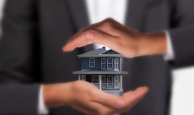 Emlak Konut'tan yer teslimi