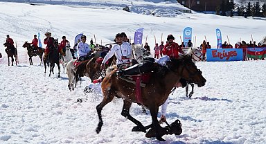 Erciyes Kayak Merkezi’nde Kökbörü ve Kızak Şampiyonası düzenlendi