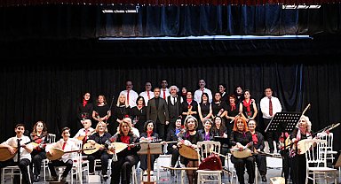 Gemlik’te 8 Mart’a özel bağlama konseri düzenlendi