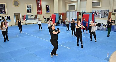 Isparta’da kadınlara zumba kursu