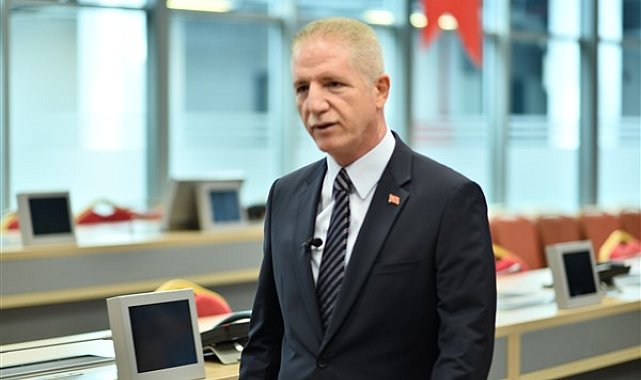 İstanbul Valisi Gül, tarihi Mısır Çarşısı’nı ziyaret etti