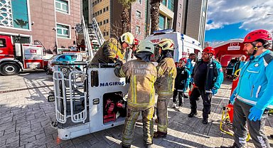 İzmir Bölge Adliyesi’nde bomba ihbarı ve imha tatbikatı