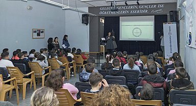 İzmir’de çocuklar iklim eylemine başladı