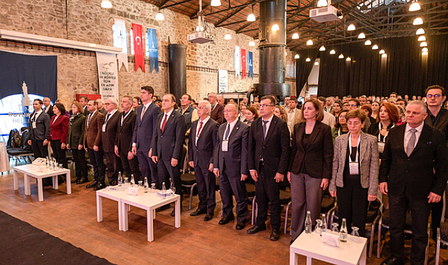 İzmir’de “Sağlıklı Körfez” konferansı başladı