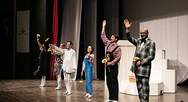 İzmir Şehir Tiyatroları “Don Kişot”u Torbalı’da sahneledi
