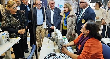 İzmirli kadınlar, Altın İğne Projesiyle yeteneğini sergiliyor