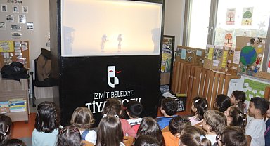 İzmit'te Hacivat-Karagöz gölge oyunu sahnelendi