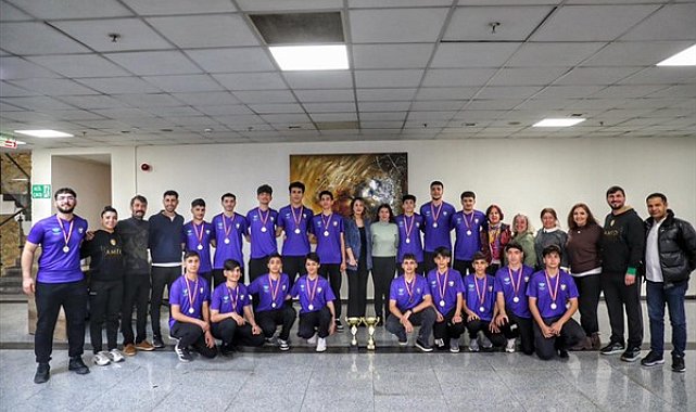 Kayapınar Belediyespor takımları il şampiyonu oldu