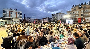 Kepez’de mahalle sakinleri iftar sofrasında buluştu