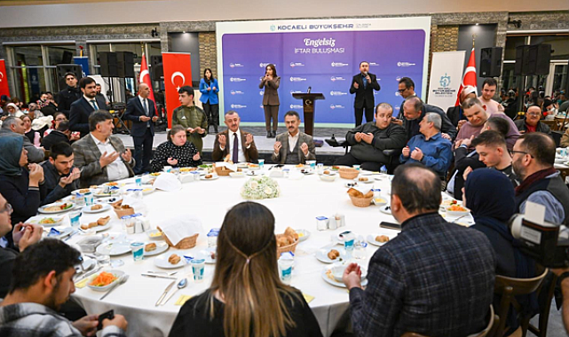 Kocaeli Valisi Aktaş ve Başkan Büyükakın, engelli vatandaşlarla iftarda buluştu