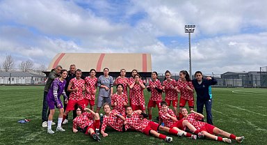 Konak Belediyespor U-17 Kızlar Takımı, çeyrek finale yükseldi