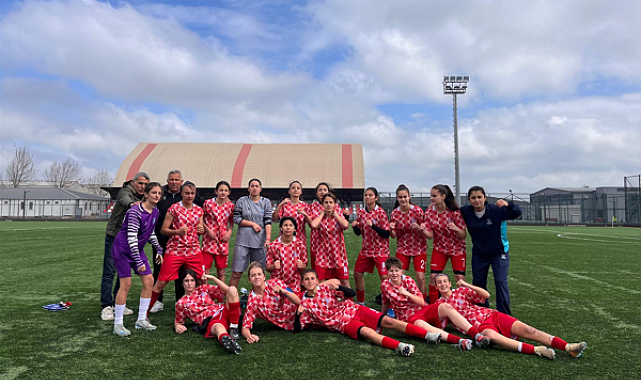 Konak Belediyespor U-17 Kızlar Takımı, çeyrek finale yükseldi