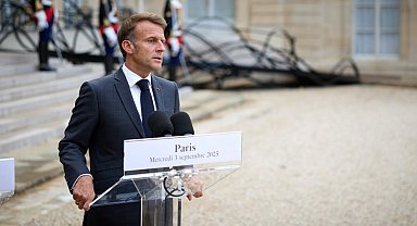 Macron: Hizbullah saldırılarını derhal durdurmalı