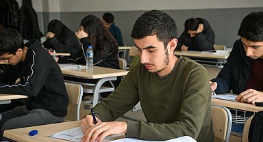 Malatya’da YKS’ye hazırlanan öğrencilere ücretsiz eğitim desteği