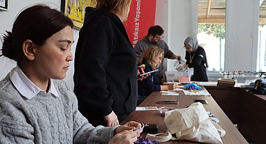 Maltepe’de geleneksel yöntemle kağıt üretim atölyesi düzenlendi