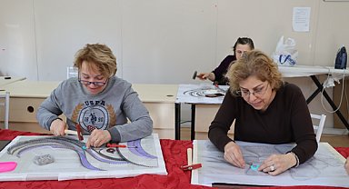 Maltepeli kadınlara yönelik filografiyi tanıtan dersler veriliyor