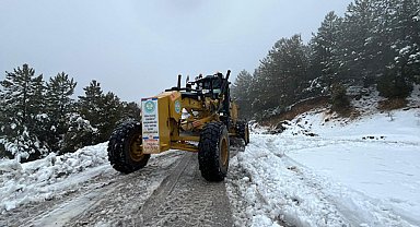 Manisa Spil Dağı’nda kar mesaisi gerçekleştirildi
