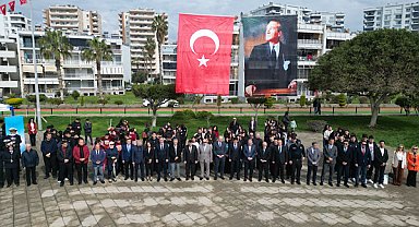 Mersin’de öğrenciler su seferberliği için bir araya geldi