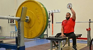 Milli halterci Öztürk, Avrupa ikincisi oldu