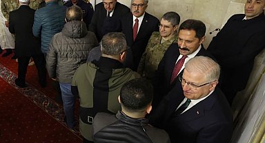 Milli Savunma Bakanı Güler, Hatay’da vatandaşlarla bayramlaştı