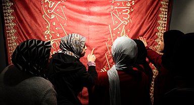 “Mukaddes Emanetler Sergisi” on binlerce ziyaretçiyi ağırladı