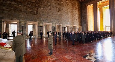 OYAK’tan 65’inci yılında Anıtkabir ziyareti