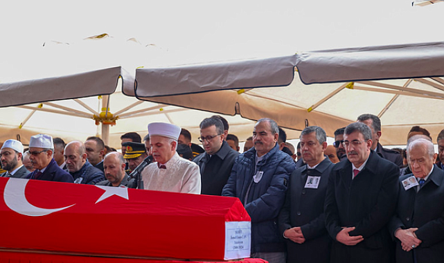 Özel, ASELSAN teknisyenleri Kahraman ve Can'ın cenaze törenine katıldı