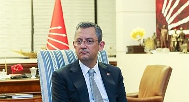 Özel, Manisa’da kabir ve şehitlik ziyaretlerinde bulundu