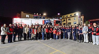 Öznur Tugay, kadın şoförlerle buluştu