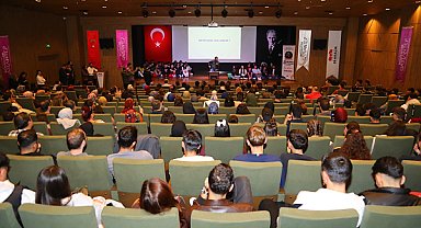 Prof. Dr. Erbaş, Gaziantep’te gençlerle beyin gelişimi üzerine söyleşi gerçekleştirdi