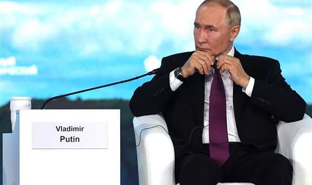 Putin, İran Devlet Başkanı Pezeşkiyan ile görüştü