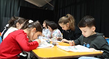 Samsun'da kurulan Bayram Sokağı, vatandaşlardan ilgi görüyor