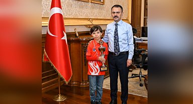 Türkiye ikincisi Ali Mete Dere, Vali Aktaş’ı ziyaret etti