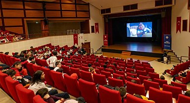 Ümraniye’de çocuklara özel tiyatro ve animasyon gösterimleri devam ediyor