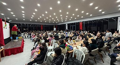 Yalova’da Karagöz ve Hacivat binlerce çocukla buluştu