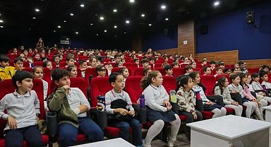 Aliağa’lı öğrenciler belediye yönetimini yerinde öğrendi