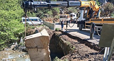 Antalya Büyükşehir Belediyesi, 60 yıllık köprüyü yeniliyor