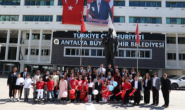 Antalya’da 23 Nisan’da Temsili Çocuk Meclisi toplandı