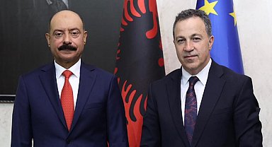 Arnavutluk Parlamentosu Başkanı Peleshi, Katar Büyükelçisi ile görüştü