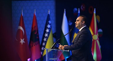 Bakan Kacır'dan A Milli Futbol Takımına tebrik mesajı